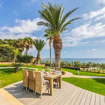 Chlorakas Sleeps 8 With Pool Air Con And Wifi *