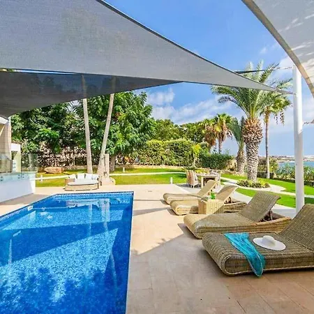 Chlorakas Sleeps 8 With Pool Air Con And Wifi Klorakas