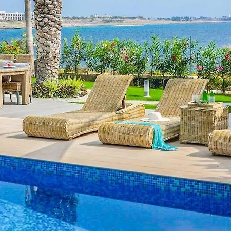 Chlorakas Sleeps 8 With Pool Air Con And Wifi Willa *