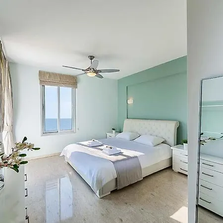 Chlorakas Sleeps 8 With Pool Air Con And Wifi Klorakas